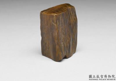 图片[2]-Wood fossil, with fabric case, Qing dynasty, Qianlong reign (1736-1795)-China Archive